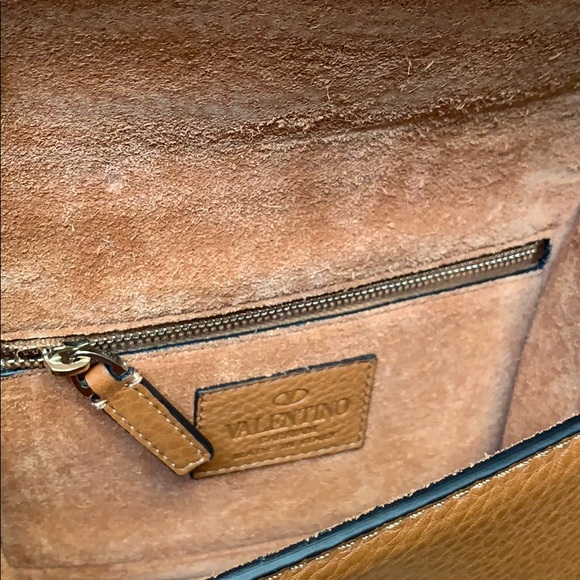 Valentino Garavani
Small Crystal Lock Shoulder Bag - Picture 4 of 5